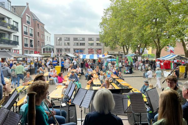 Uit in Bemmel Markt 1